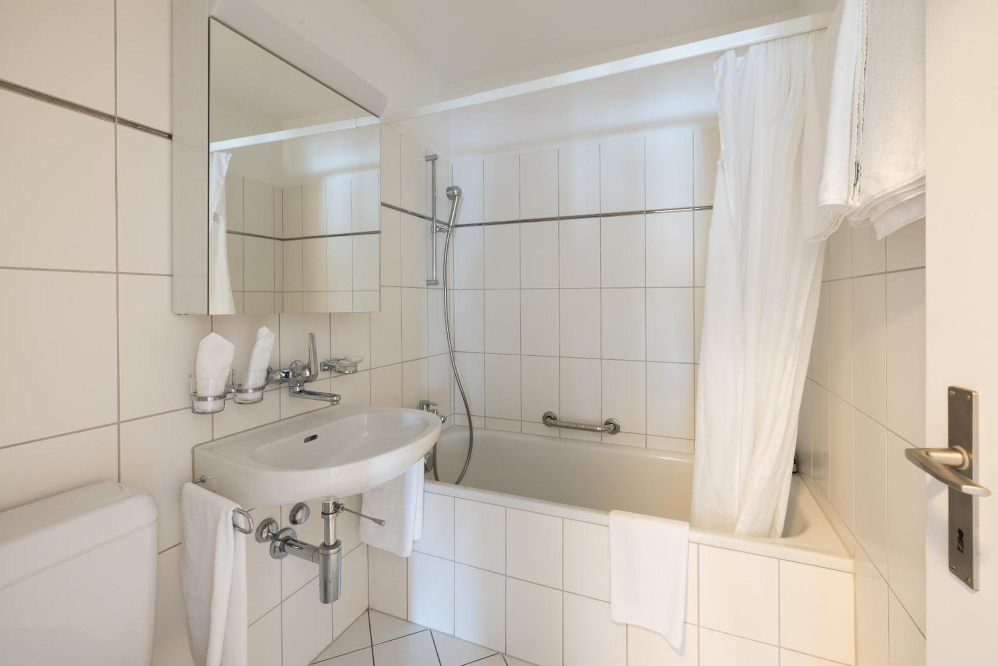 Ema House Serviced Apartments Aussersihl Цюрих Екстер'єр фото